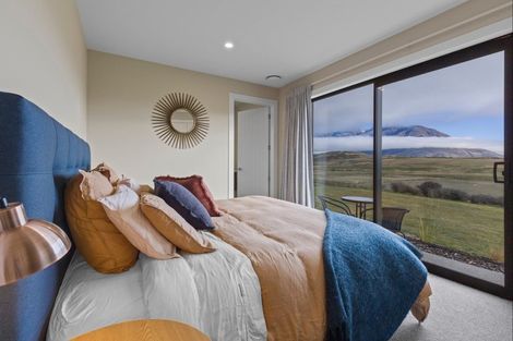 Photo of property in 1 Cunninghams Drive, Jacks Point, Queenstown, 9371