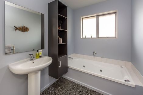 Photo of property in 6 James Drive, Woodend, 7610