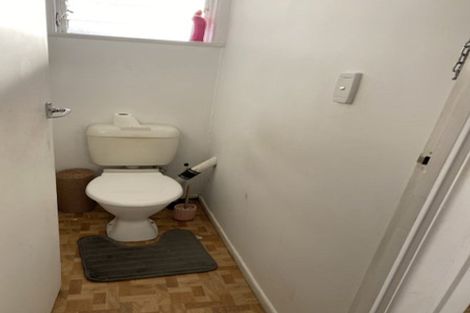 Photo of property in 2/42 Dale Crescent, Pakuranga, Auckland, 2010