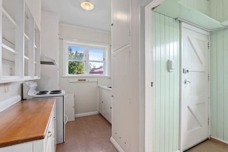 Photo of property in 10 Stoke Street, Sumner, Christchurch, 8081