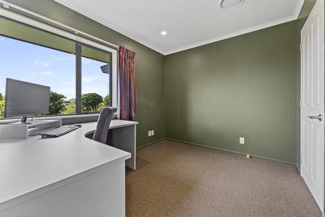 Photo of property in 2 Masefield Terrace, Kelvin Grove, Palmerston North, 4414