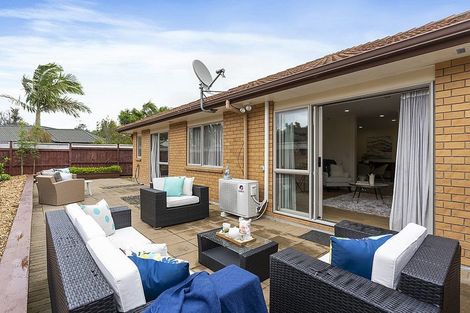 Photo of property in 48 Blackwood Drive, Wattle Downs, Auckland, 2103
