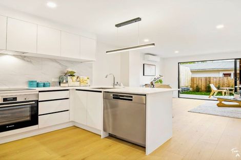 Photo of property in 3/11 Stottholm Road, Titirangi, Auckland, 0604