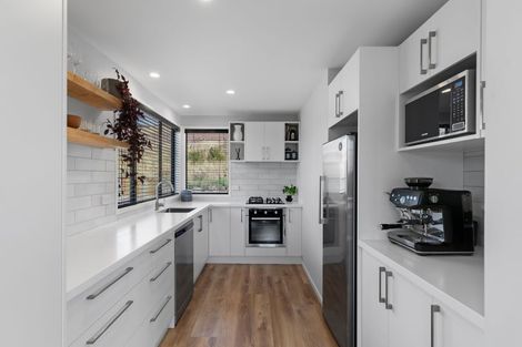 Photo of property in 77 Meadowstone Drive, Wanaka, 9305