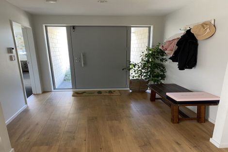 Photo of property in 9 Larmer Drive, Kumeu, 0810