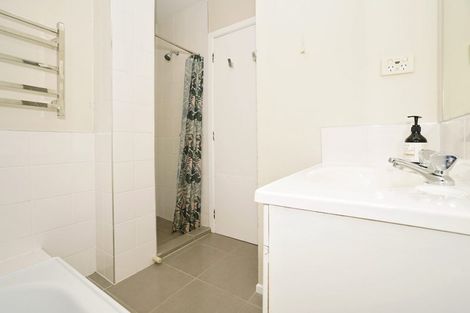 Photo of property in 18 Macmurdo Avenue, Glenview, Hamilton, 3206