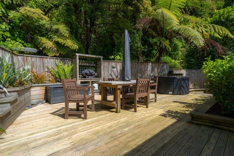 Photo of property in 20 Westhaven Drive, Tawa, Wellington, 5028