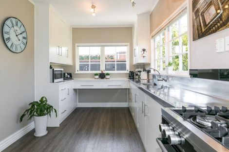 Photo of property in 18 Greenwood Road, Havelock North, 4130