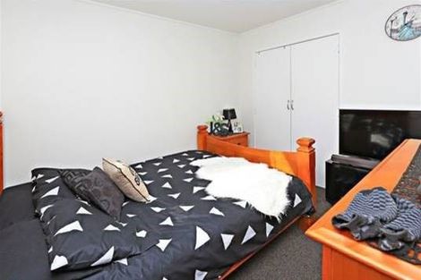 Photo of property in 1/27 Mon Desir Place, Manurewa, Auckland, 2102