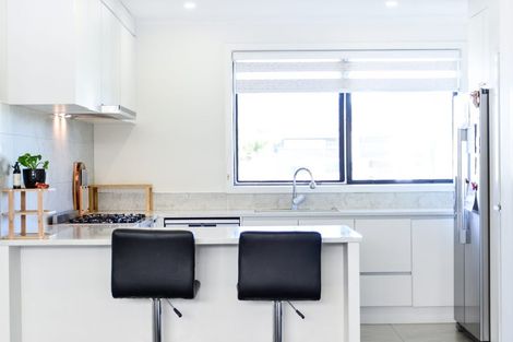 Photo of property in 1 Kaaka Street, Cambridge, 3434