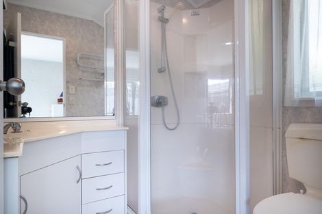 Photo of property in 33 Maurice Borich Place, Henderson, Auckland, 0610