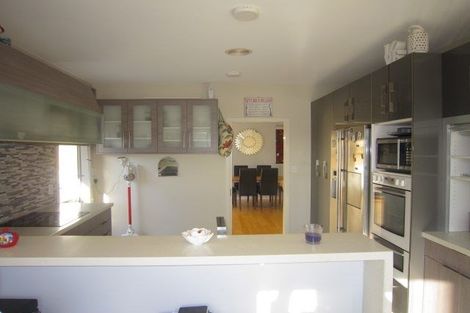 Photo of property in 1 Cherry Grove, Strathmore Park, Wellington, 6022