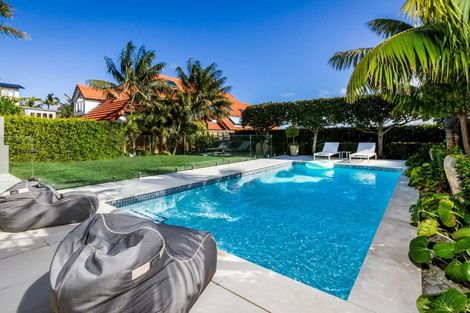 Photo of property in 306 Hurstmere Road, Takapuna, Auckland, 0622