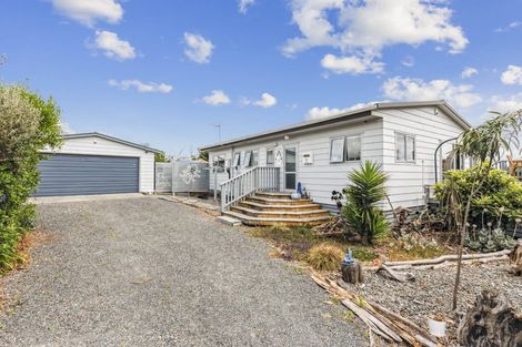 Photo of property in 8 Norna Grove, Waikawa Beach, Levin, 5573