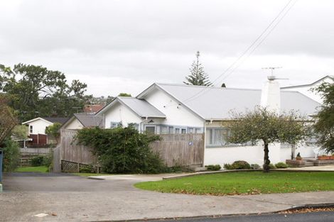 Photo of property in 25 Cockle Bay Road, Cockle Bay, Auckland, 2014