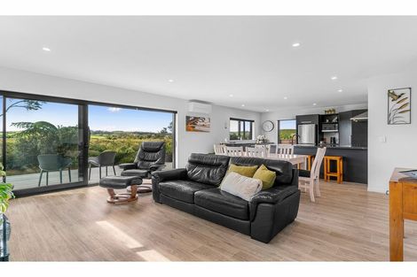 Photo of property in 10 Spinnaker Lane, Mangawhai, 0505