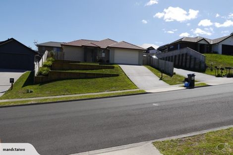 Photo of property in 165 Ballintoy Park Drive, Welcome Bay, Tauranga, 3175