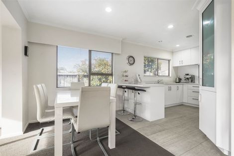 Photo of property in 33 Glen Lynne Avenue, Queenwood, Hamilton, 3210