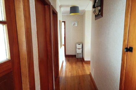 Photo of property in 21 Holland Crescent, Bulls, 4818