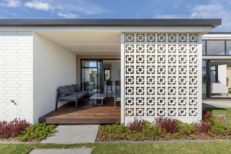 Photo of property in 5 Royal Crescent, Papamoa, 3118