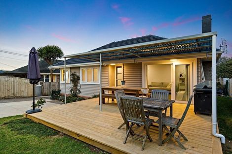 Photo of property in 67 Roberts Road, Te Atatu South, Auckland, 0610