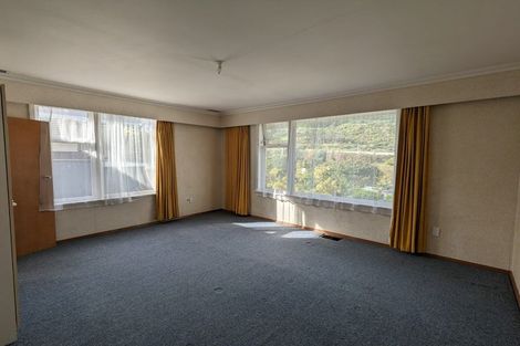 Photo of property in 5 Coates Street, Tawa, Wellington, 5028