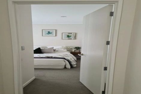 Photo of property in 65 Masons Road, Oteha, Auckland, 0632