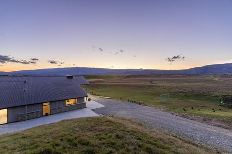 Photo of property in 211 Mcarthur Road, Springvale, Alexandra, 9391