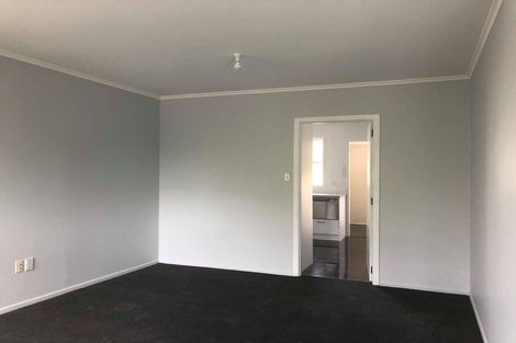 Photo of property in 2/9 College Road, Northcote, Auckland, 0627