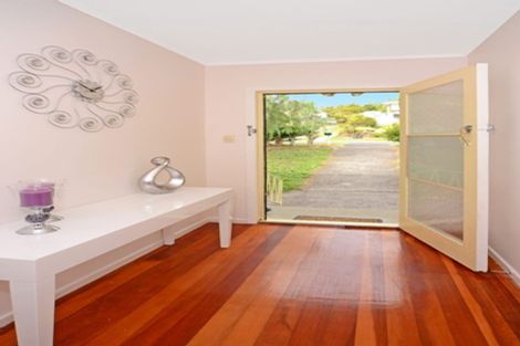 Photo of property in 9 Waverley Avenue, Glenfield, Auckland, 0629