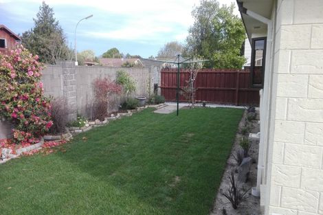 Photo of property in 1/59 Royal Park Drive, Parklands, Christchurch, 8083