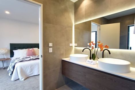 Photo of property in 15 Mina Way, Browns Bay, Auckland, 0630