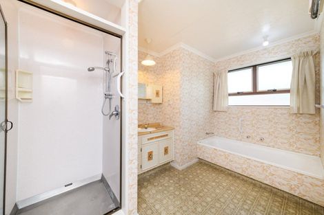 Photo of property in 32 Cedar Crescent, Feilding, 4702