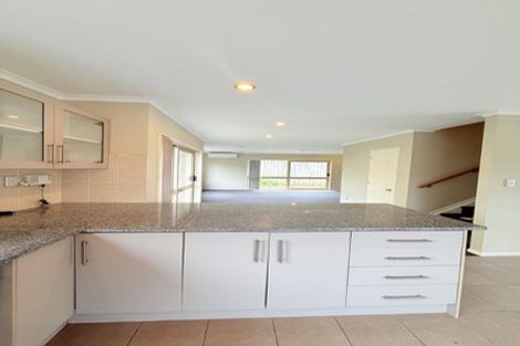 Photo of property in 2 Tavua Lane, Ranui, Auckland, 0612