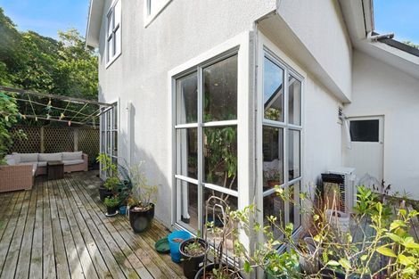 Photo of property in 16 Plymouth Street, Karori, Wellington, 6012