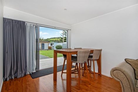 Photo of property in 5 Omutu Street, Oakura, Hikurangi, 0184