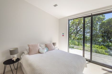 Photo of property in 10a First Avenue, Stanley Point, Auckland, 0624