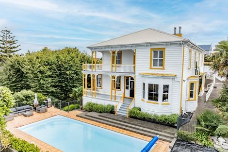 Photo of property in 15 Sealy Road, Bluff Hill, Napier, 4110