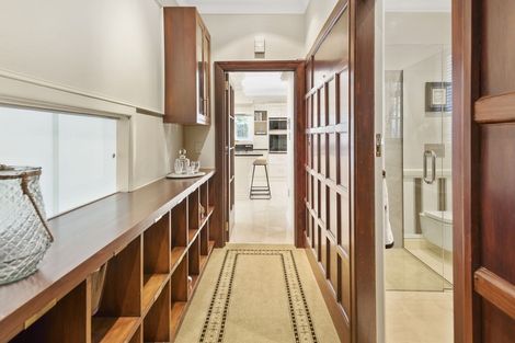 Photo of property in 122 Straven Road, Fendalton, Christchurch, 8014