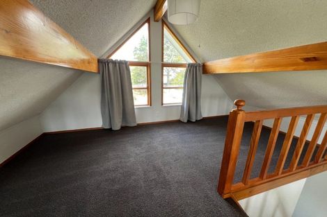 Photo of property in 24 Woodfield Avenue, Roslyn, Palmerston North, 4414