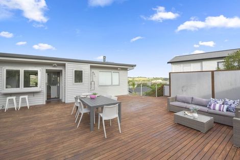 Photo of property in 9 Everard Avenue, Army Bay, Whangaparaoa, 0930
