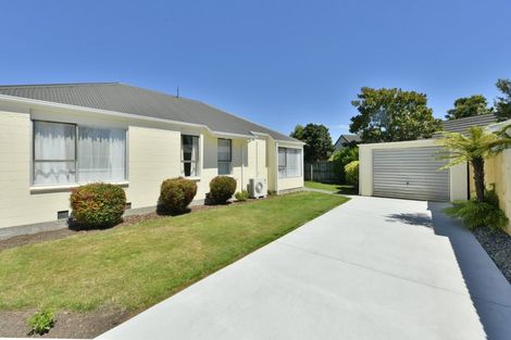Photo of property in 2/16 Mulberry Place, Redwood, Christchurch, 8051