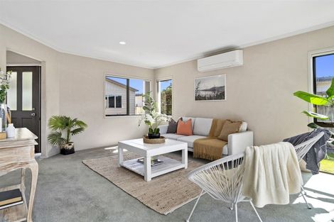 Photo of property in 8 Emma Place, Papamoa Beach, Papamoa, 3118