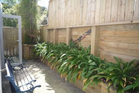 Photo of property in 4/12 Agra Crescent, Khandallah, Wellington, 6035