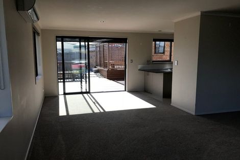 Photo of property in 61 Tiriwa Drive, Massey, Auckland, 0614