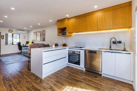 Photo of property in 17e Ewbank Place, Manurewa, Auckland, 2102