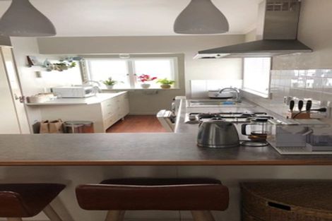 Photo of property in 1/130 Onewa Road, Northcote, Auckland, 0627