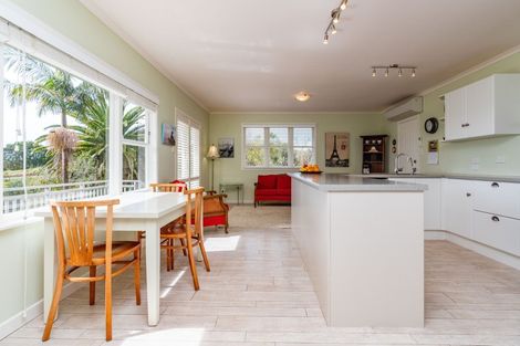 Photo of property in 122 Massey Road, Waipu, 0582