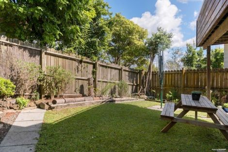 Photo of property in 2/4 Mercury Lane, Windsor Park, Auckland, 0632