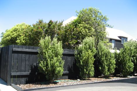 Photo of property in 2 Harbour Park Terrace, Khandallah, Wellington, 6035